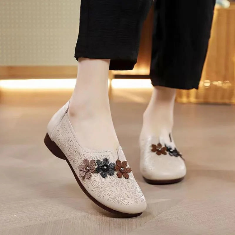 レトロなレディースフラット革靴